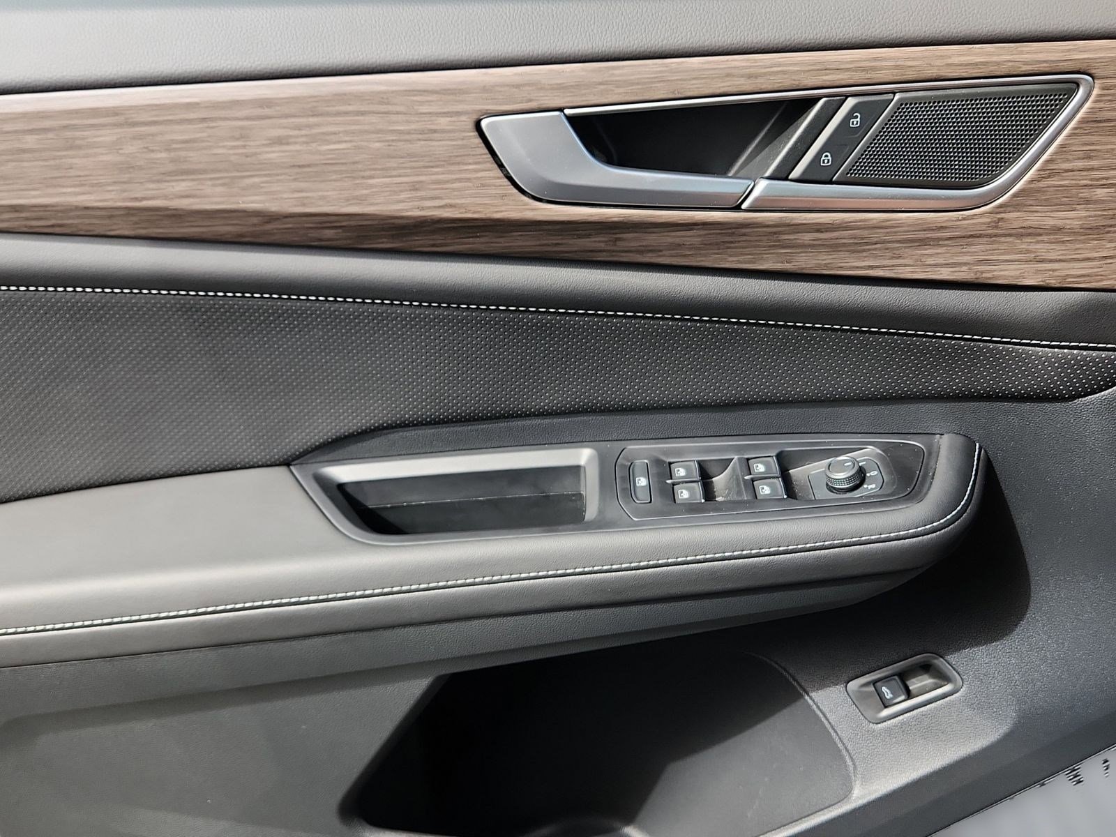 New 2025 Volkswagen Atlas SEL image 6