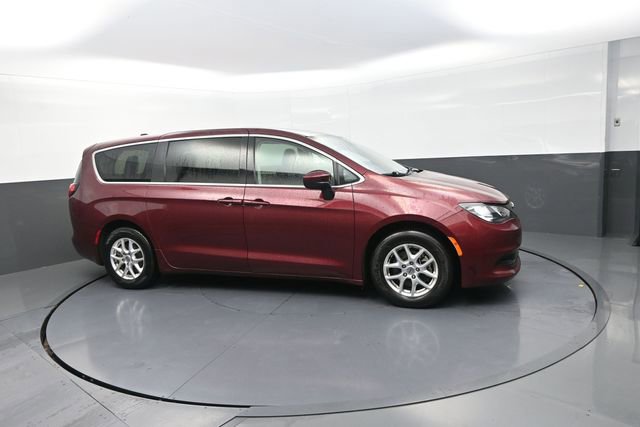Used 2022 Chrysler Voyager LX FWD image 56