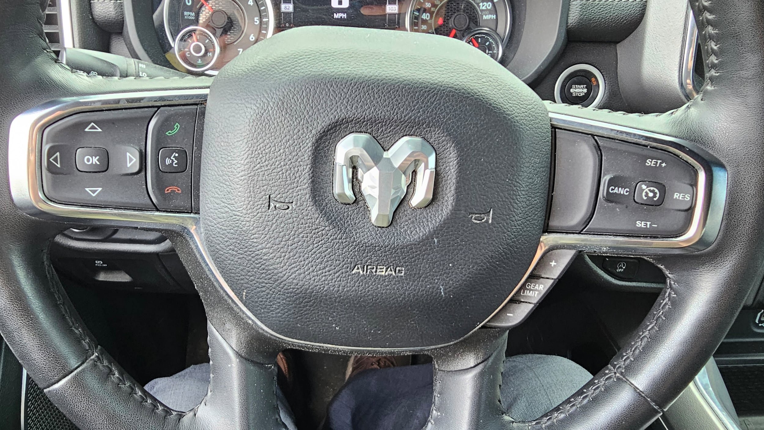 Used 2024 RAM 1500 Laramie AWD/4WD image 20