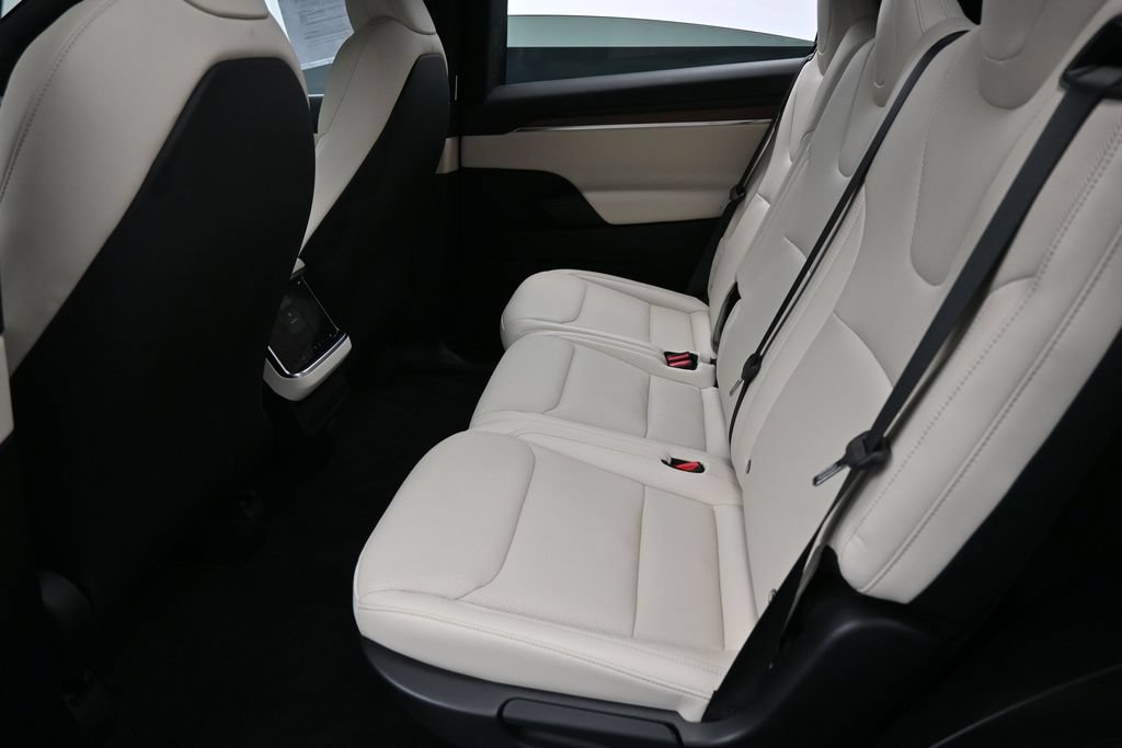 Used 2025 Tesla Model X AWD/4WD image 25