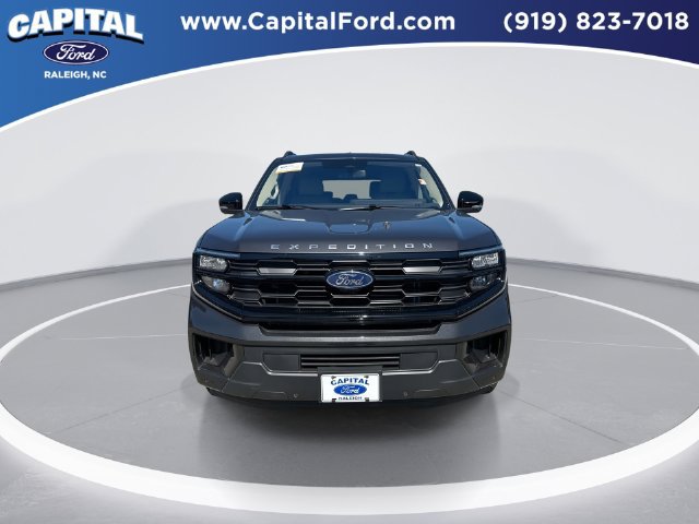Certified 2025 Ford Expedition Active AWD/4WD image 3