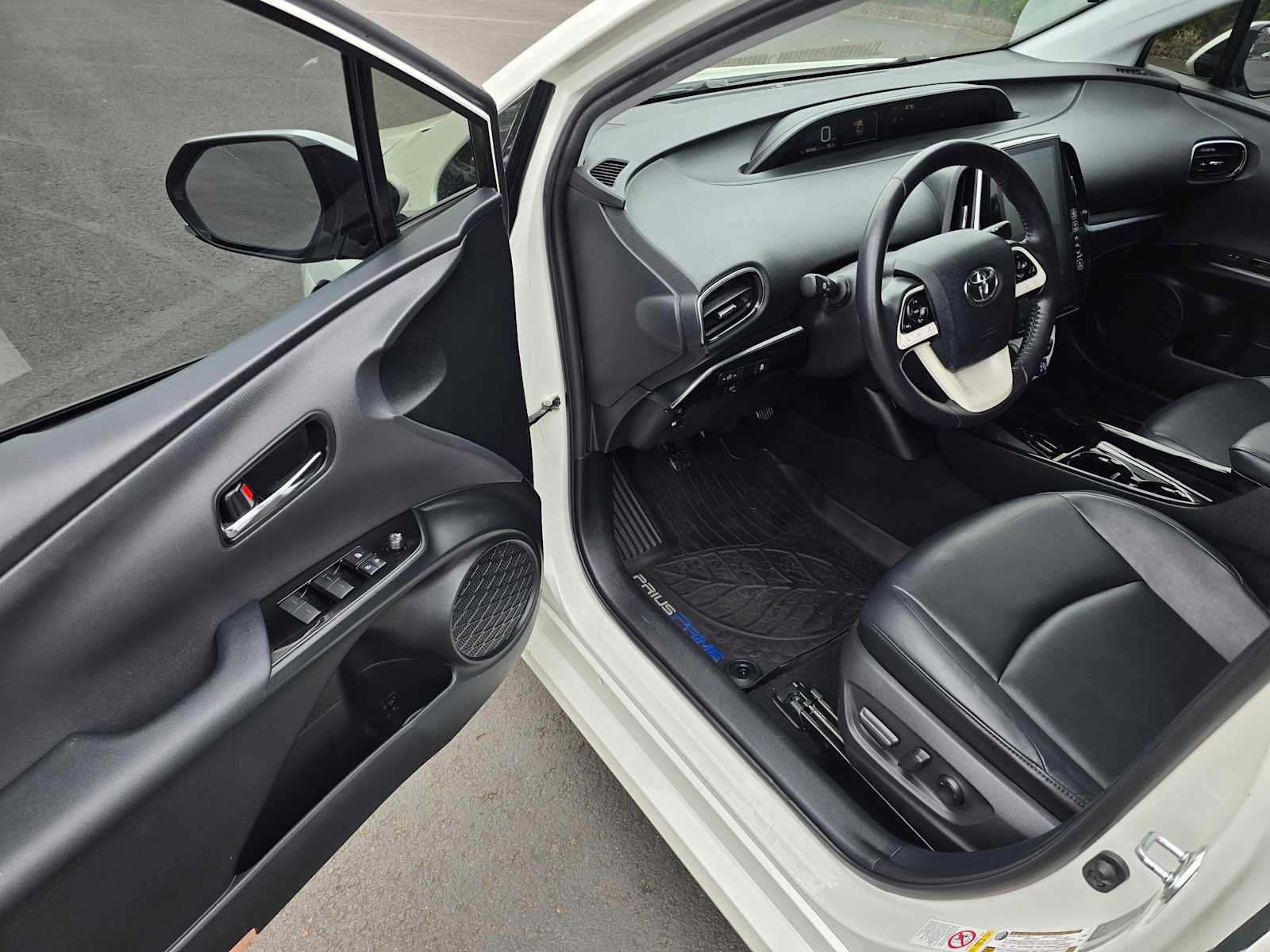 Used 2019 Toyota Prius Prime Premium FWD image 19