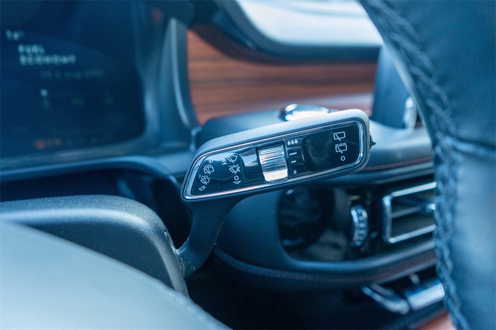 Used 2024 Lincoln Aviator Reserve AWD/4WD image 28