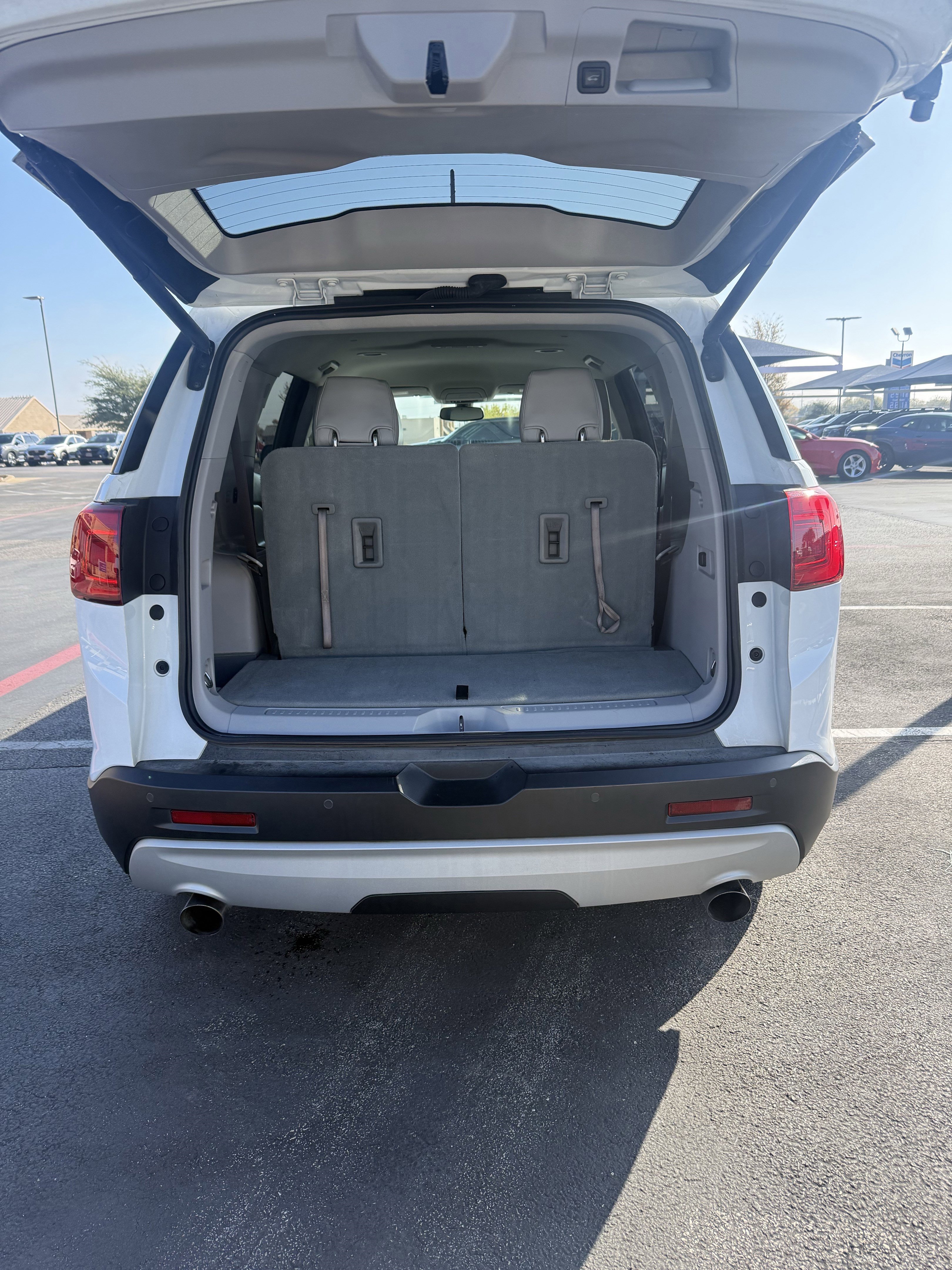 Used 2019 GMC Acadia SLT image 10