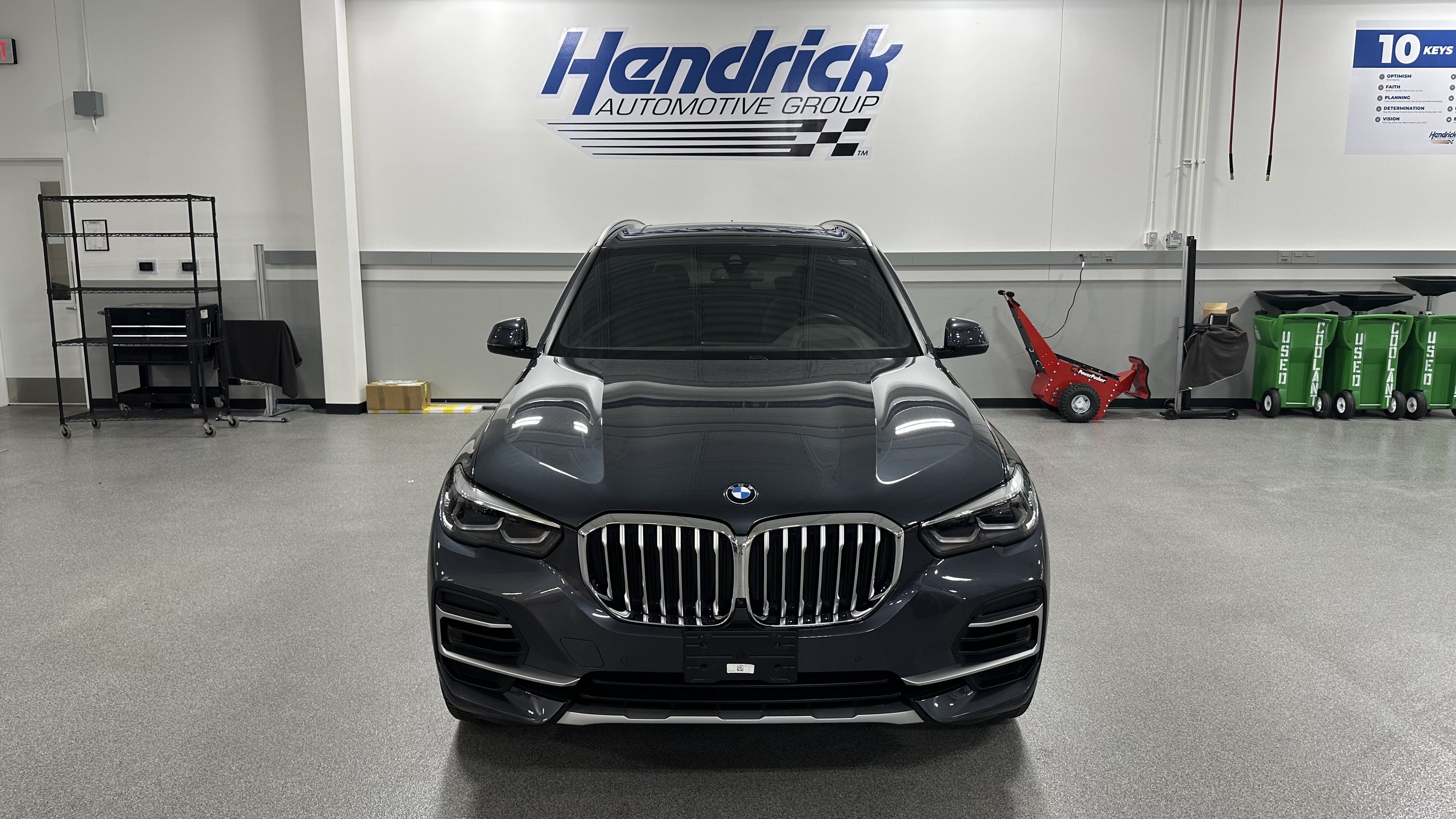 Used 2022 BMW X5 xDrive40i w/ Premium Package AWD/4WD image 3
