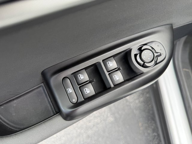 Used 2025 Alfa Romeo Tonale AWD/4WD image 13