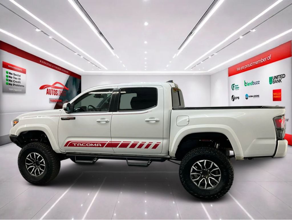 Used 2019 Toyota Tacoma TRD Sport image 4