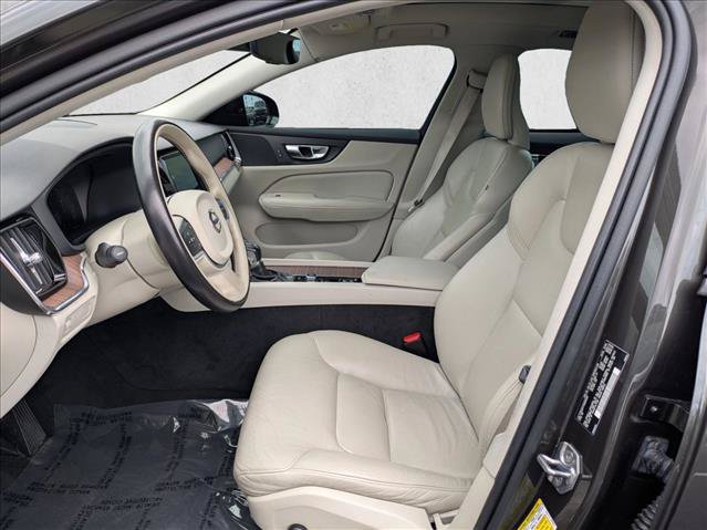 Used 2021 Volvo S60 T5 Momentum FWD image 17