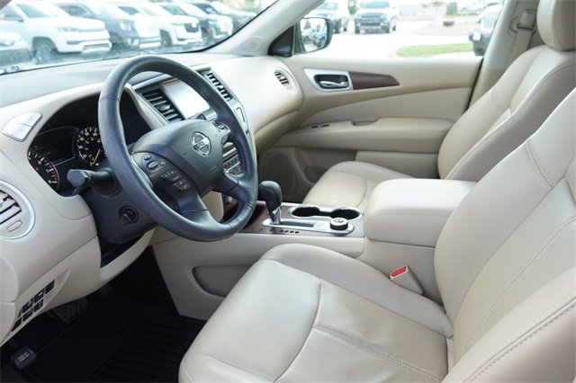 Used 2018 Nissan Pathfinder Platinum image 22