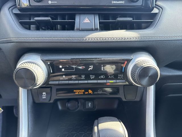 Used 2021 Toyota RAV4 LE image 20