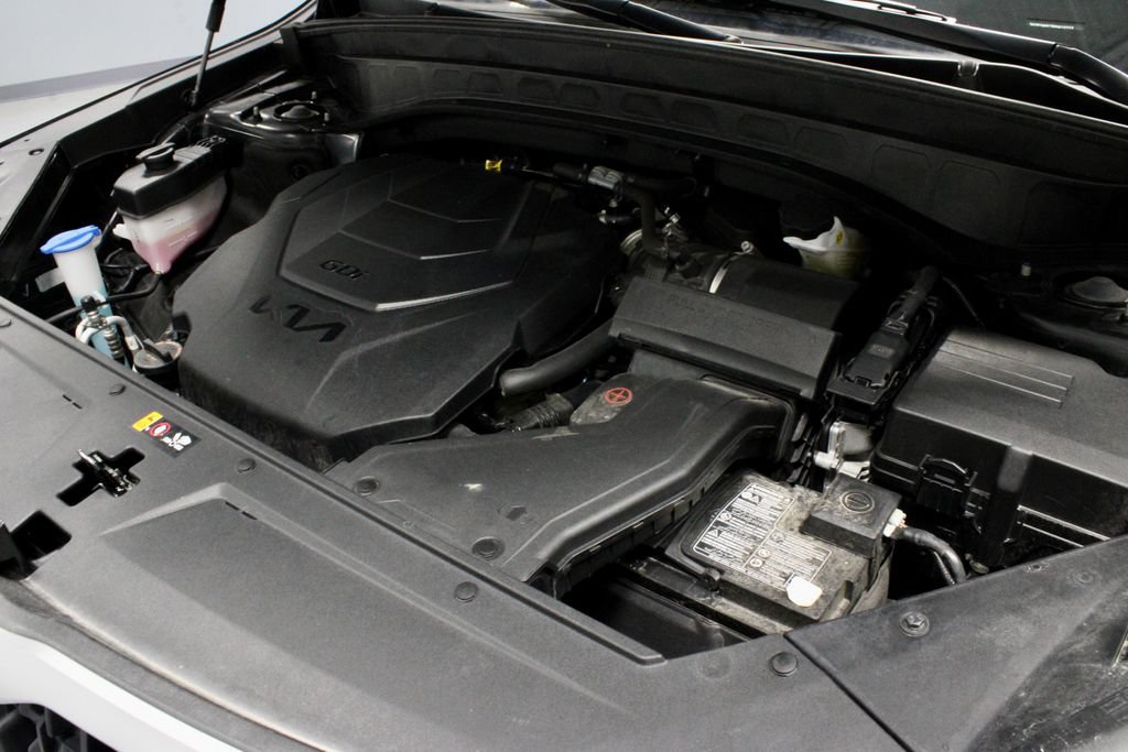 Used 2024 Kia Telluride EX w/ EX Captain's Chair Package FWD image 18