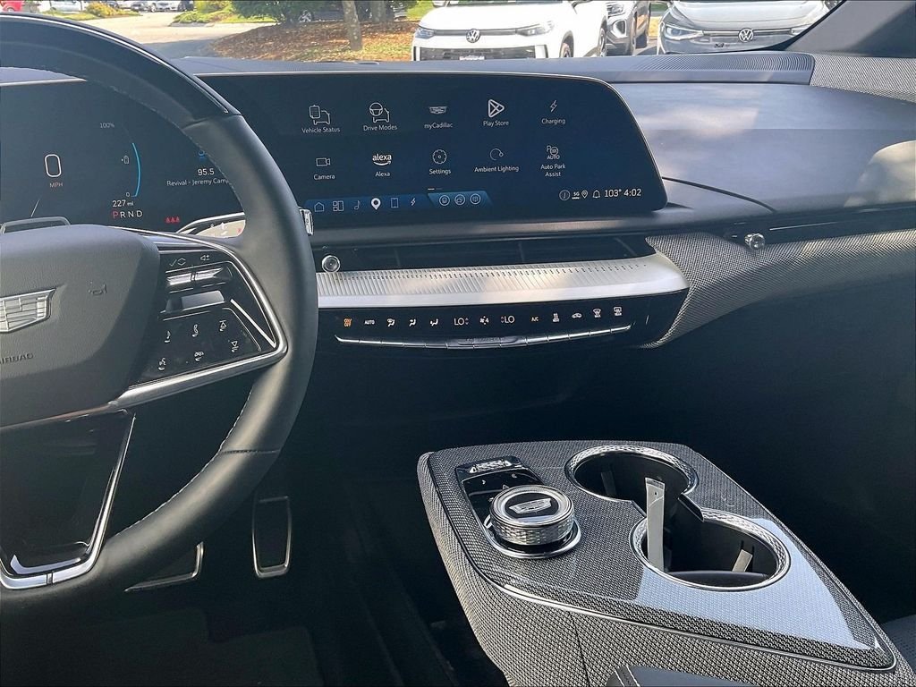 Used 2025 Cadillac Optiq Luxury 2 AWD/4WD image 17