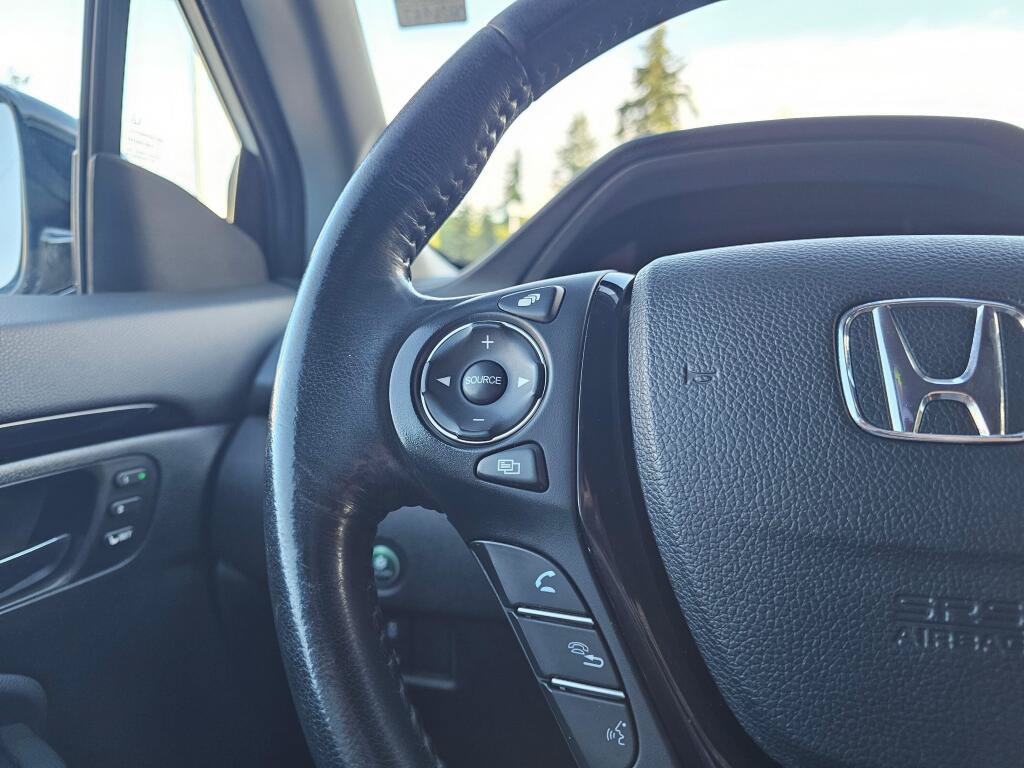 Certified 2018 Honda Pilot Touring image 35