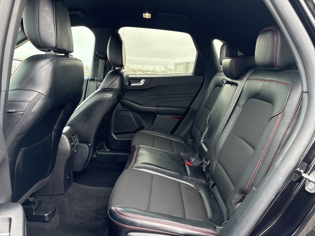 Used 2025 Ford Escape ST-Line image 13