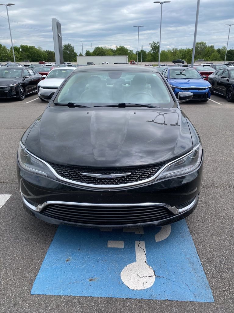 Used 2015 Chrysler 200 Limited w/ Convenience Group FWD image 2