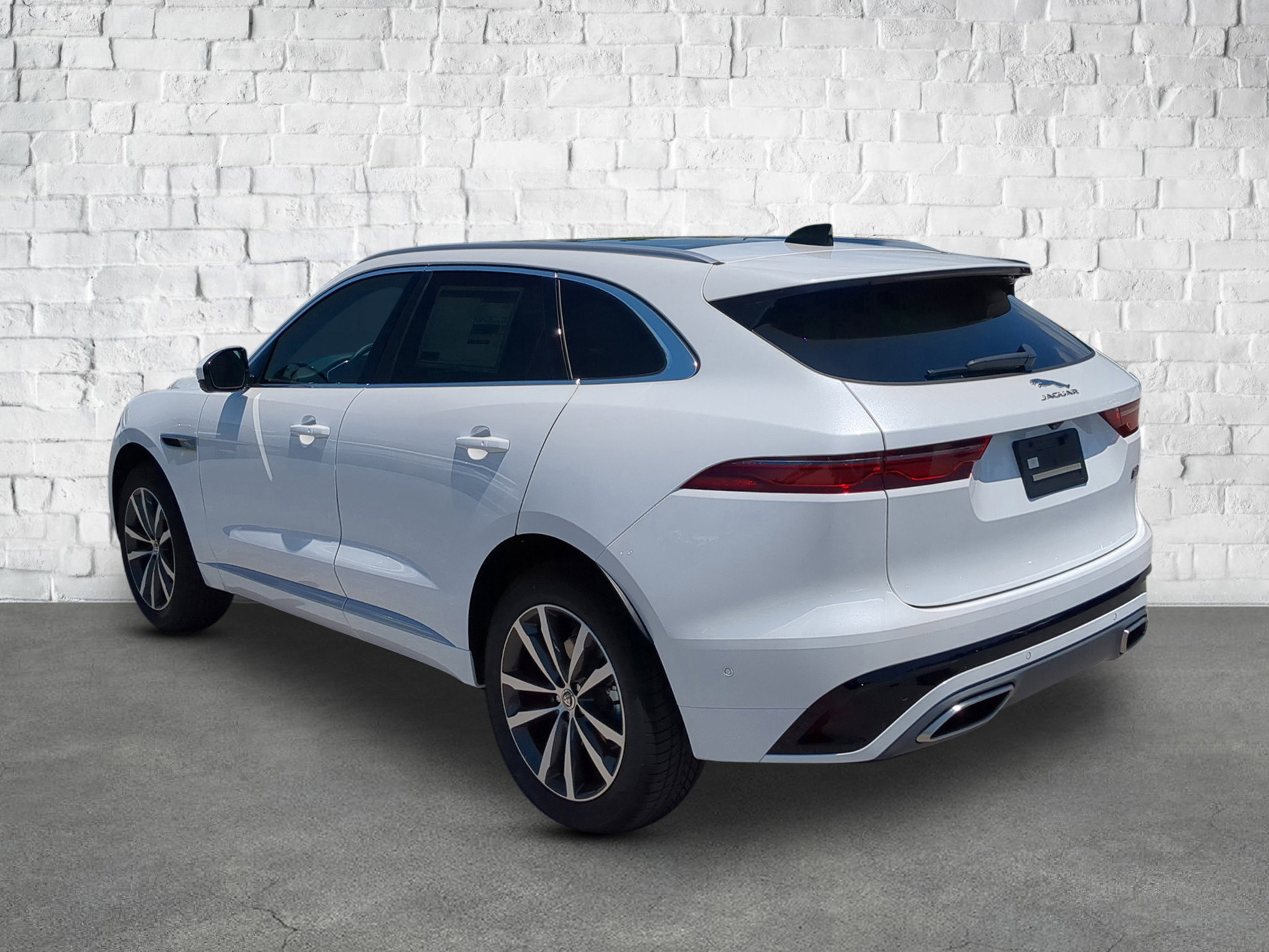 New 2026 Jaguar F-PACE R-Dynamic S image 4