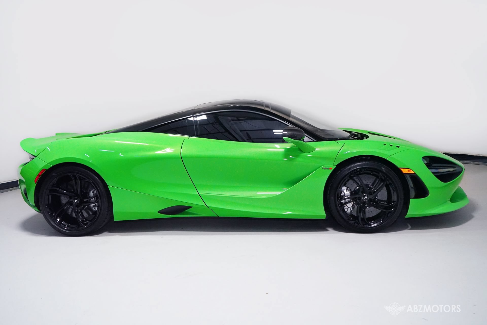 Used 2024 McLaren 750S RWD image 4