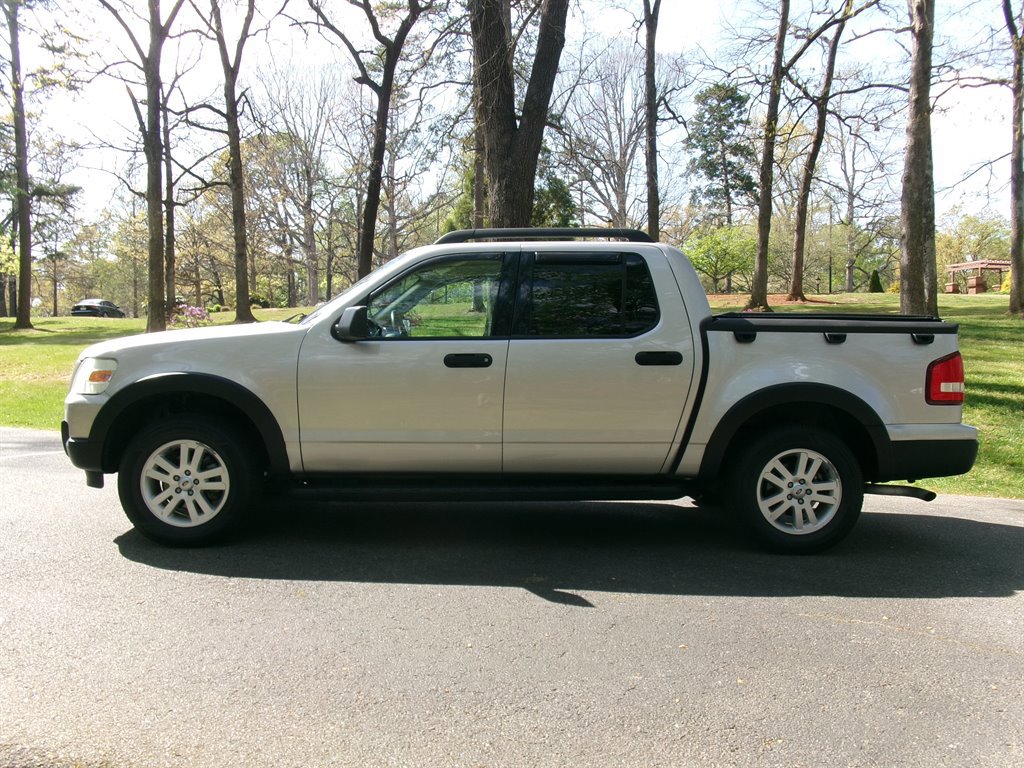 Used 2008 Ford Explorer Sport Trac XLT RWD image 8