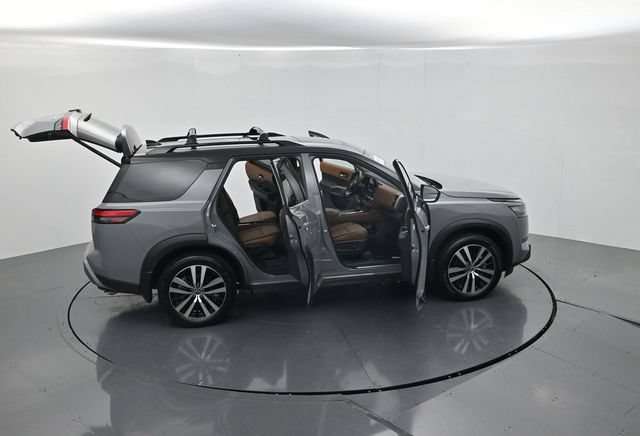 Used 2025 Nissan Pathfinder Platinum FWD image 50