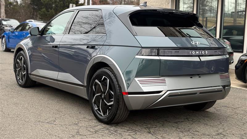 Used 2024 Hyundai Ioniq 5 Limited image 3