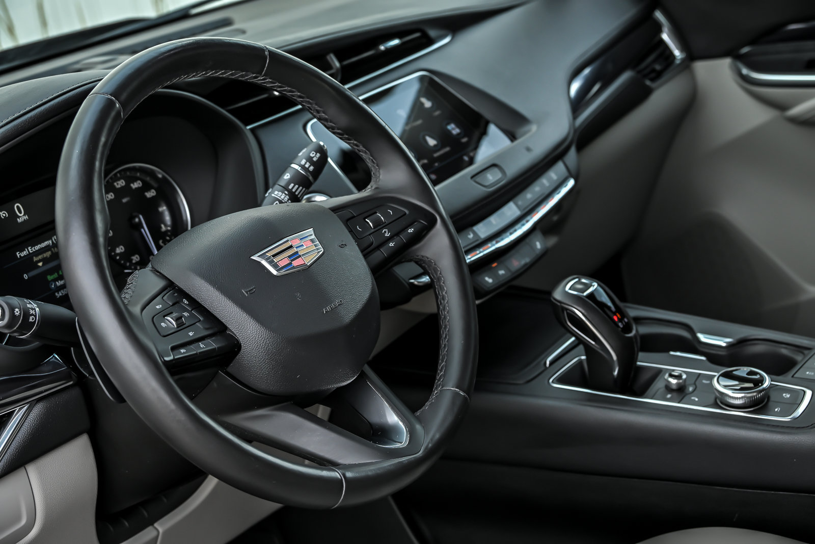 Used 2019 Cadillac XT4 Luxury w/ Cold Weather Package FWD image 23