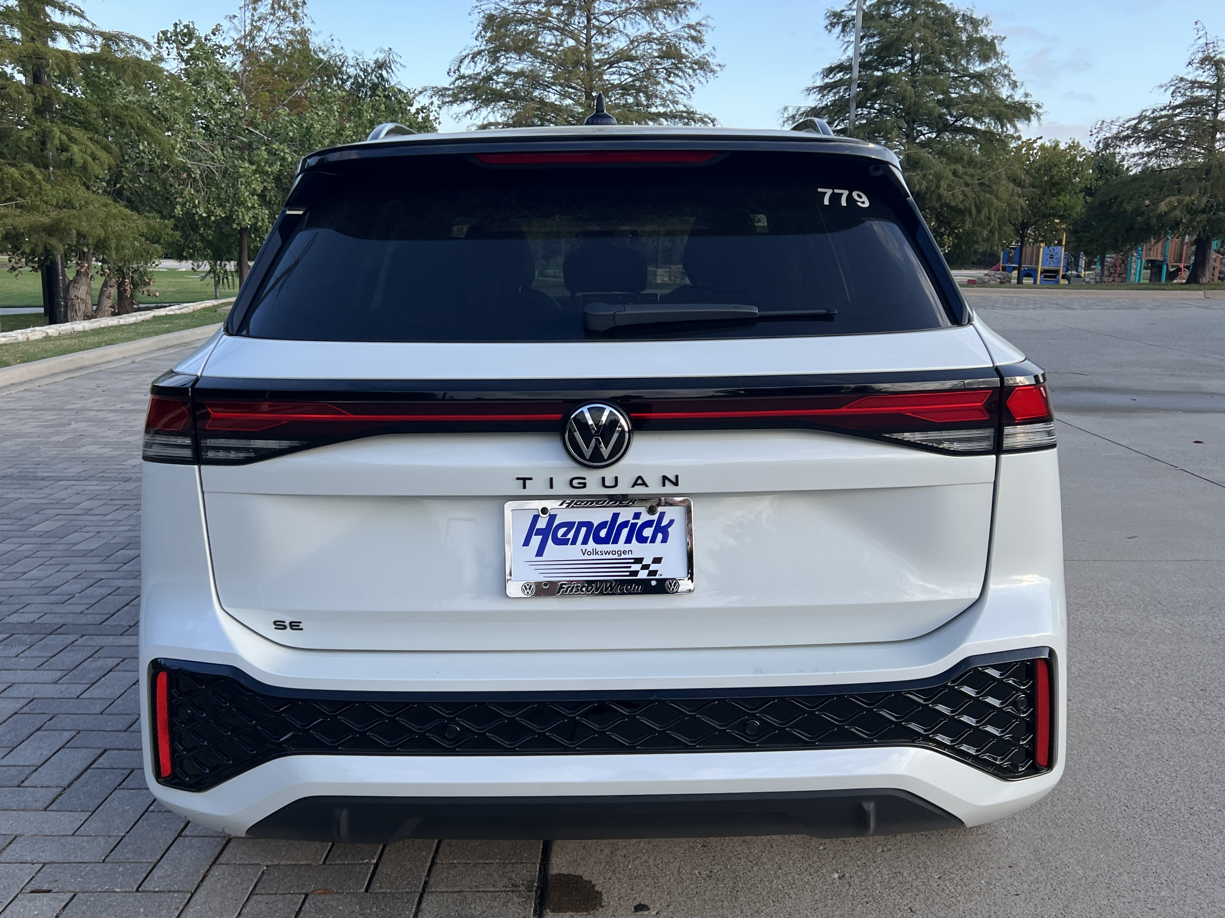 Certified 2026 Volkswagen Tiguan SE R-Line FWD image 8