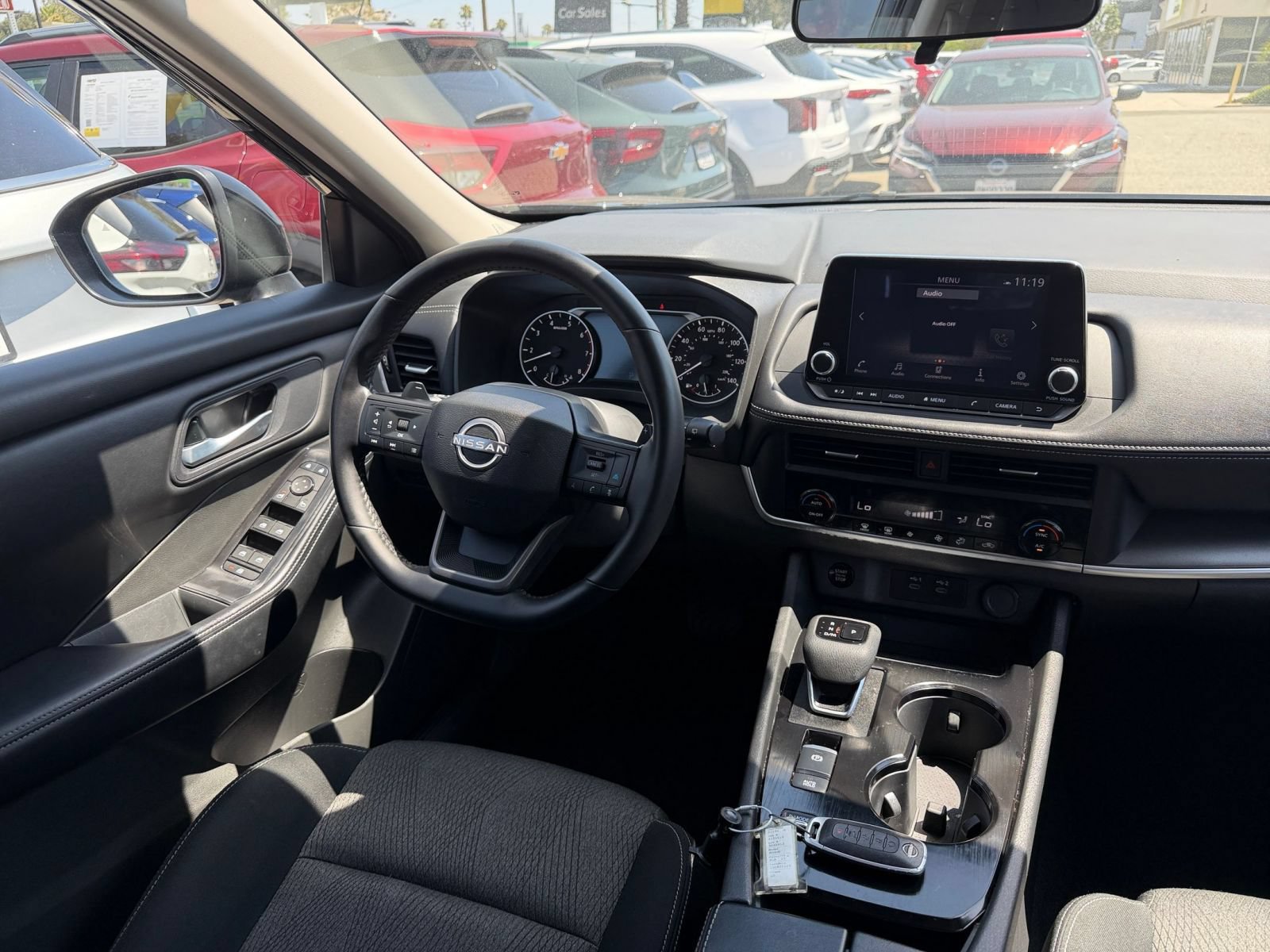 Used 2025 Nissan Rogue SV FWD image 36