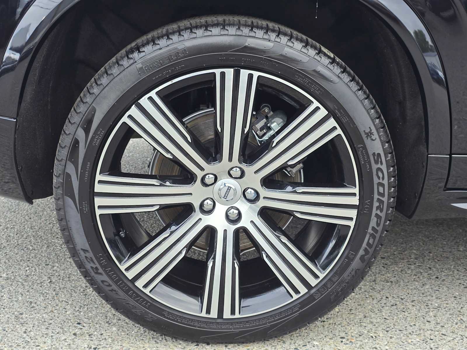 Certified 2025 Volvo XC90 T8 Plus w/ Protection Package Premier AWD/4WD image 10