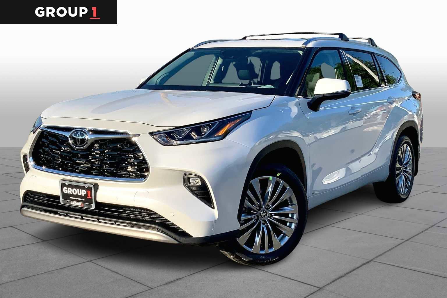 New 2026 Toyota Highlander Platinum image 1