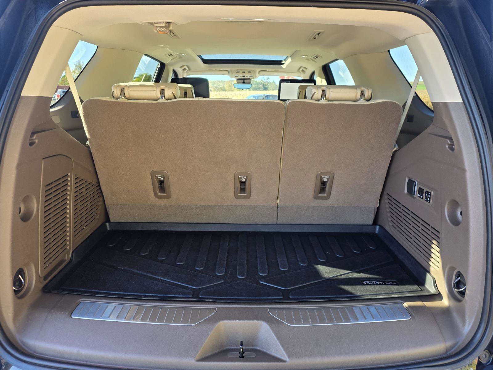 Used 2023 GMC Yukon Denali w/ Advanced Technology Package image 9