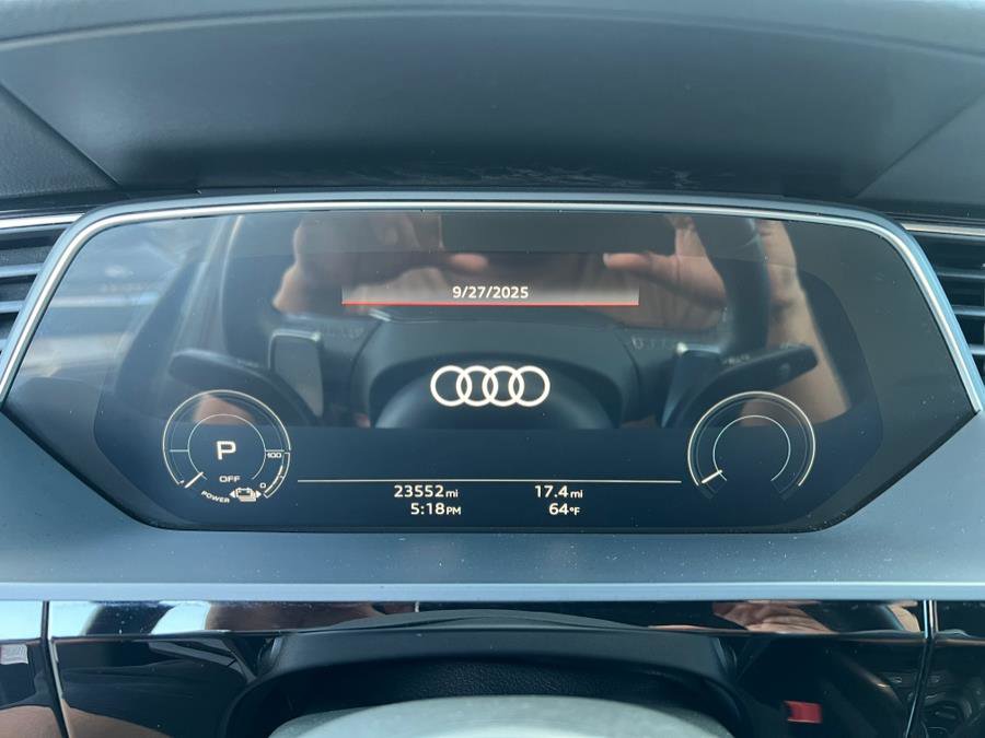 Used 2023 Audi e-tron Premium Plus w/ Premium Plus Package image 13
