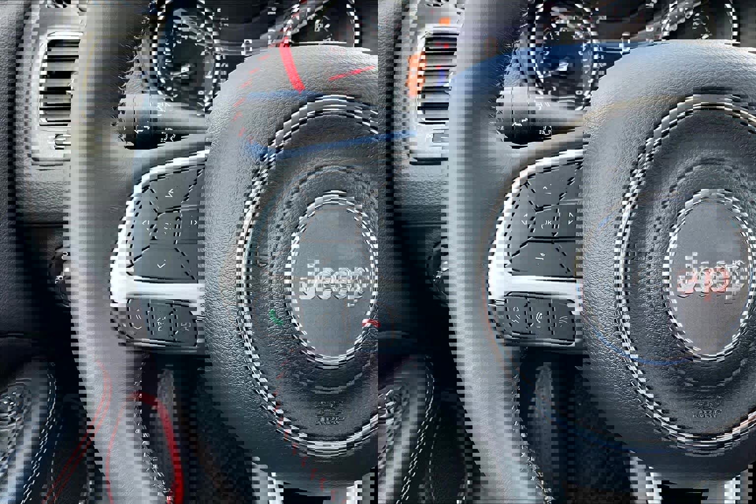 Used 2018 Jeep Compass Trailhawk w/ Safe & Security Group image 24