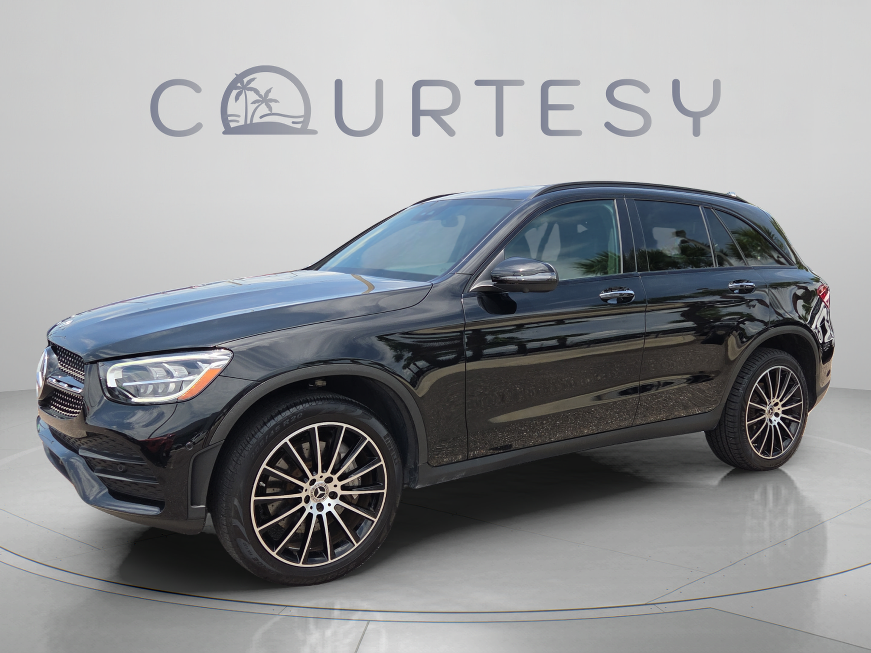 Used 2022 Mercedes-Benz GLC 300 image 1