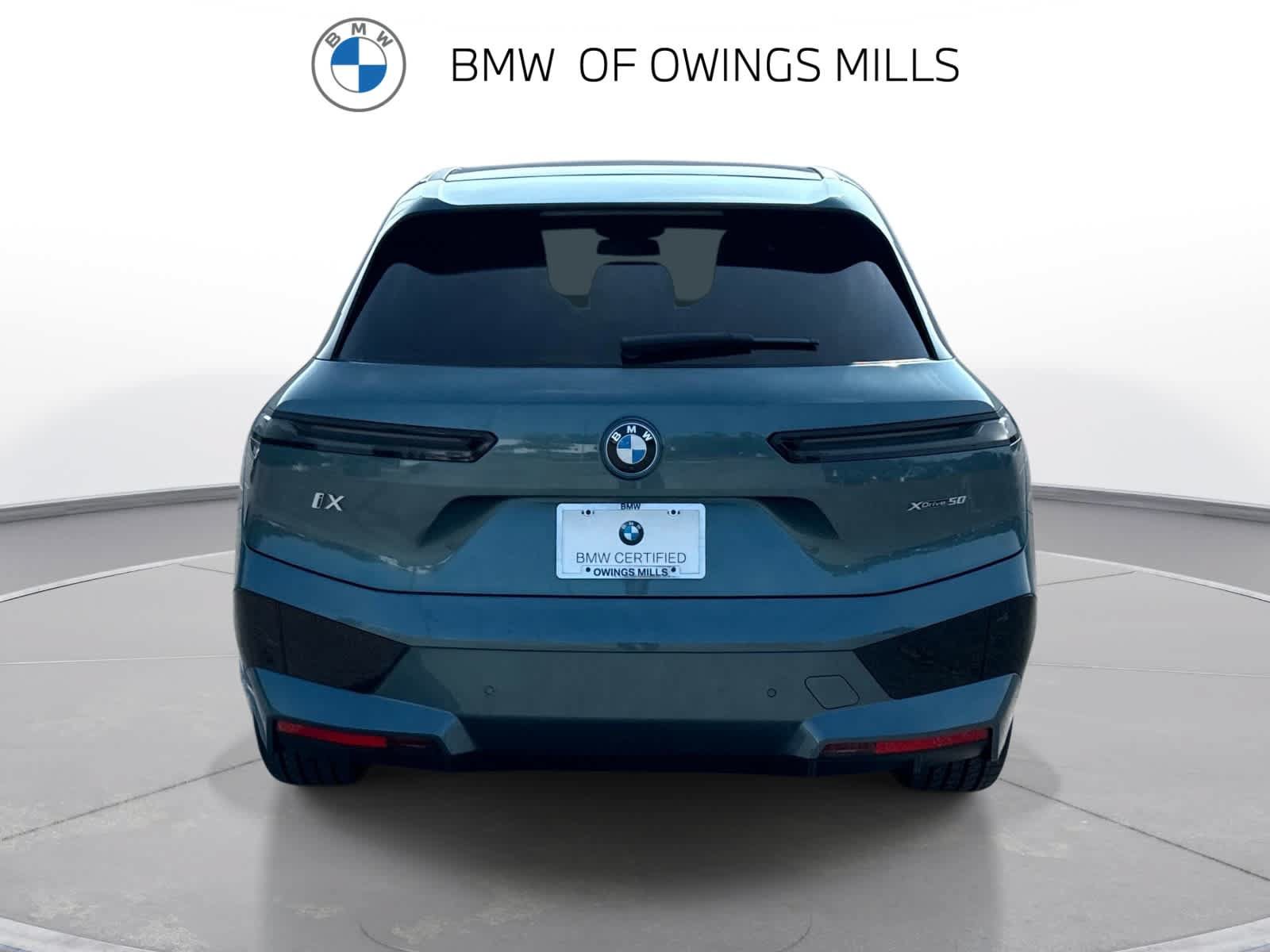 Used 2024 BMW iX xDrive50 w/ Sport Package AWD/4WD image 7