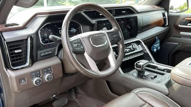 Certified 2022 GMC Sierra 1500 Denali w/ Denali Reserve Package AWD/4WD image 9