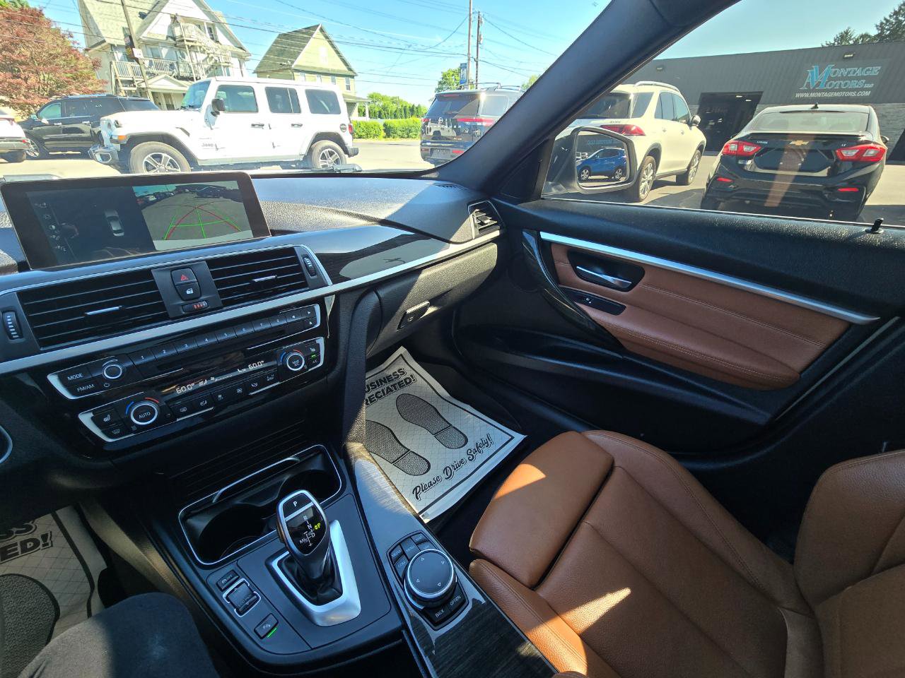 Used 2017 BMW 330i xDrive Sedan AWD/4WD image 12