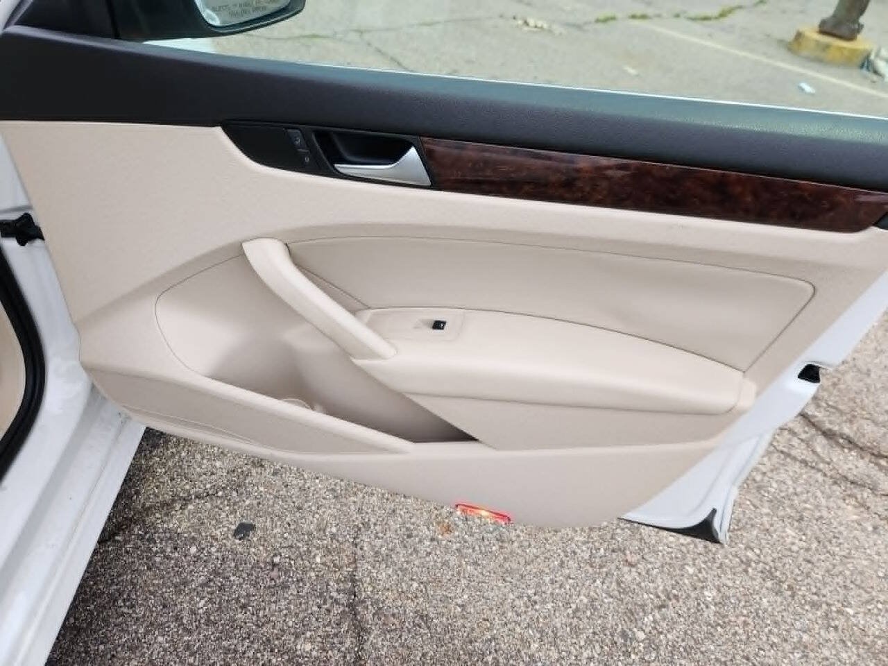 Used 2013 Volkswagen Passat 2.5 SEL Premium FWD image 19