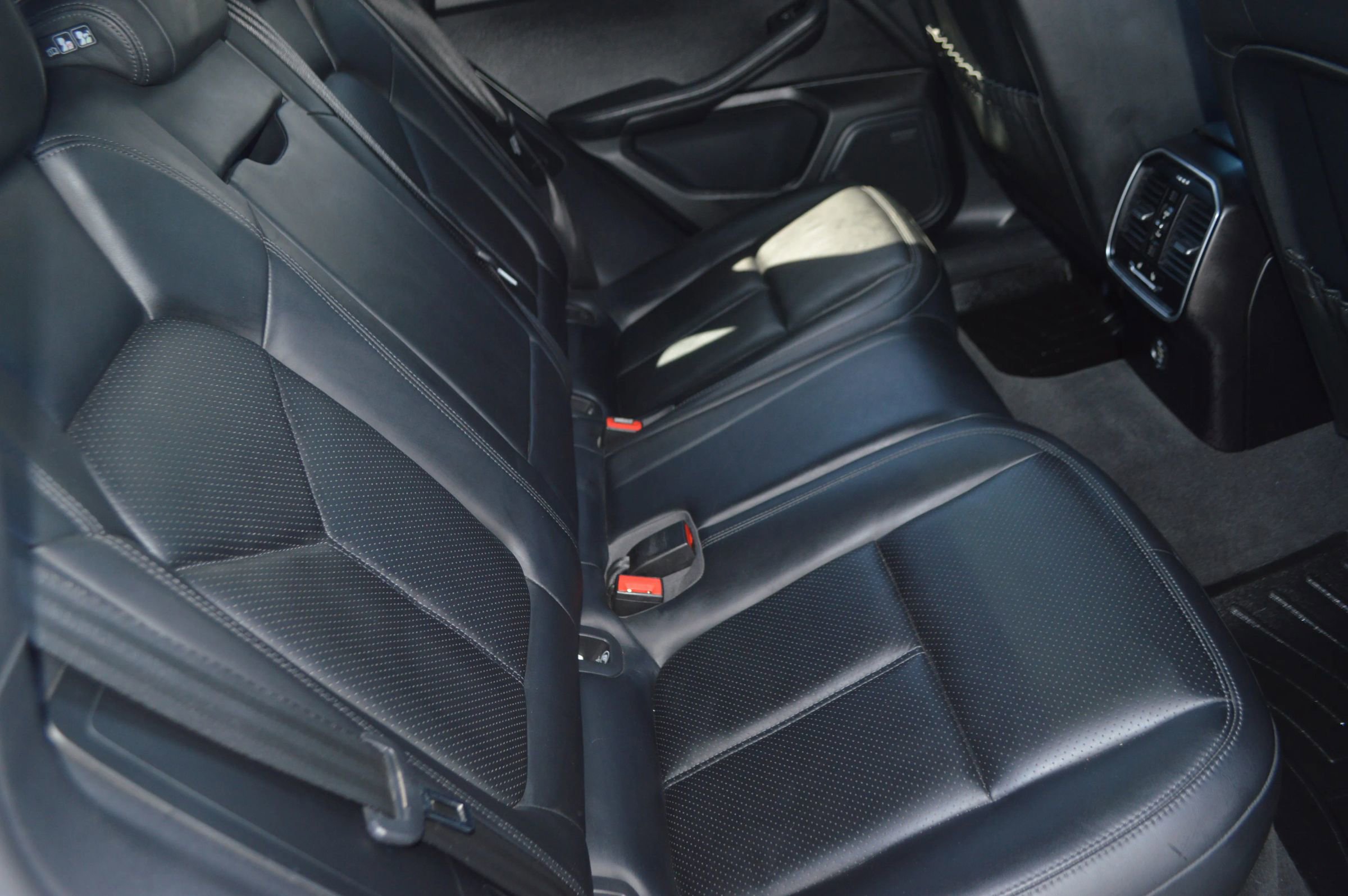 Used 2017 Porsche Macan S image 27