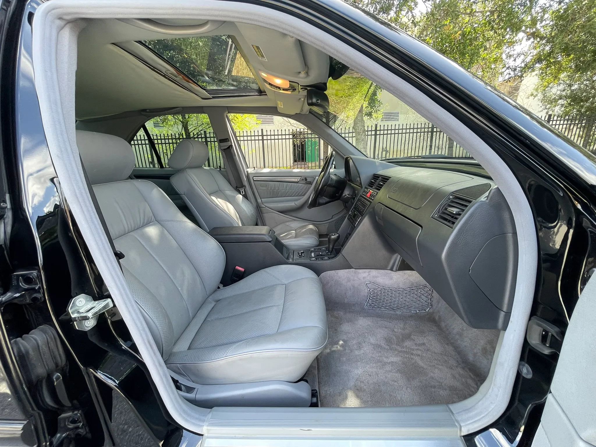 Used 1999 Mercedes-Benz C 280 Sedan image 23