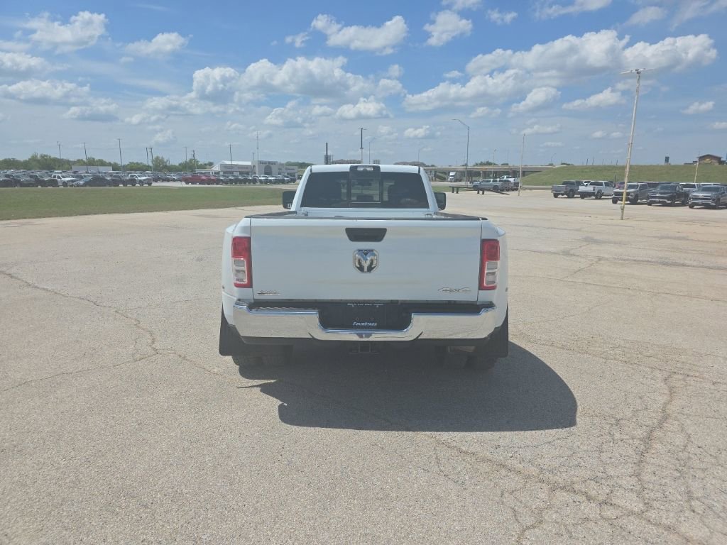 Used 2024 RAM 3500 Tradesman w/ Chrome Appearance Group AWD/4WD image 4