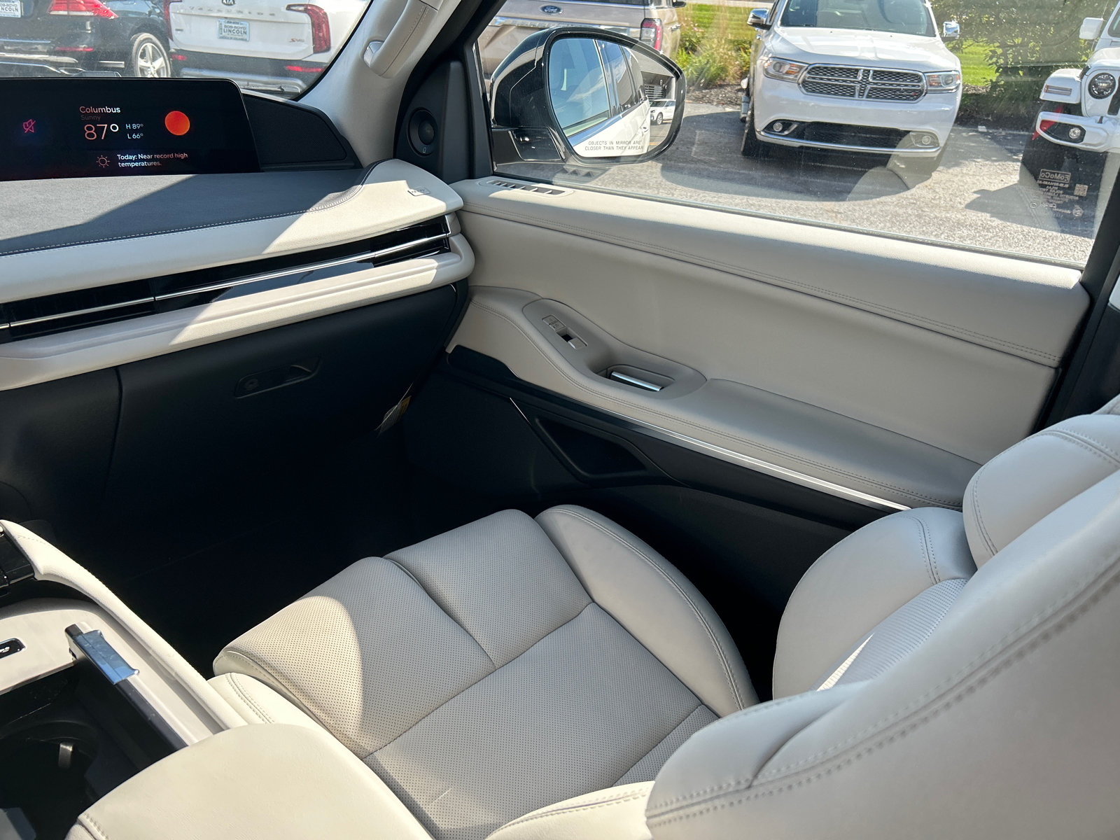 New 2026 Lincoln Navigator L Premier AWD/4WD image 34