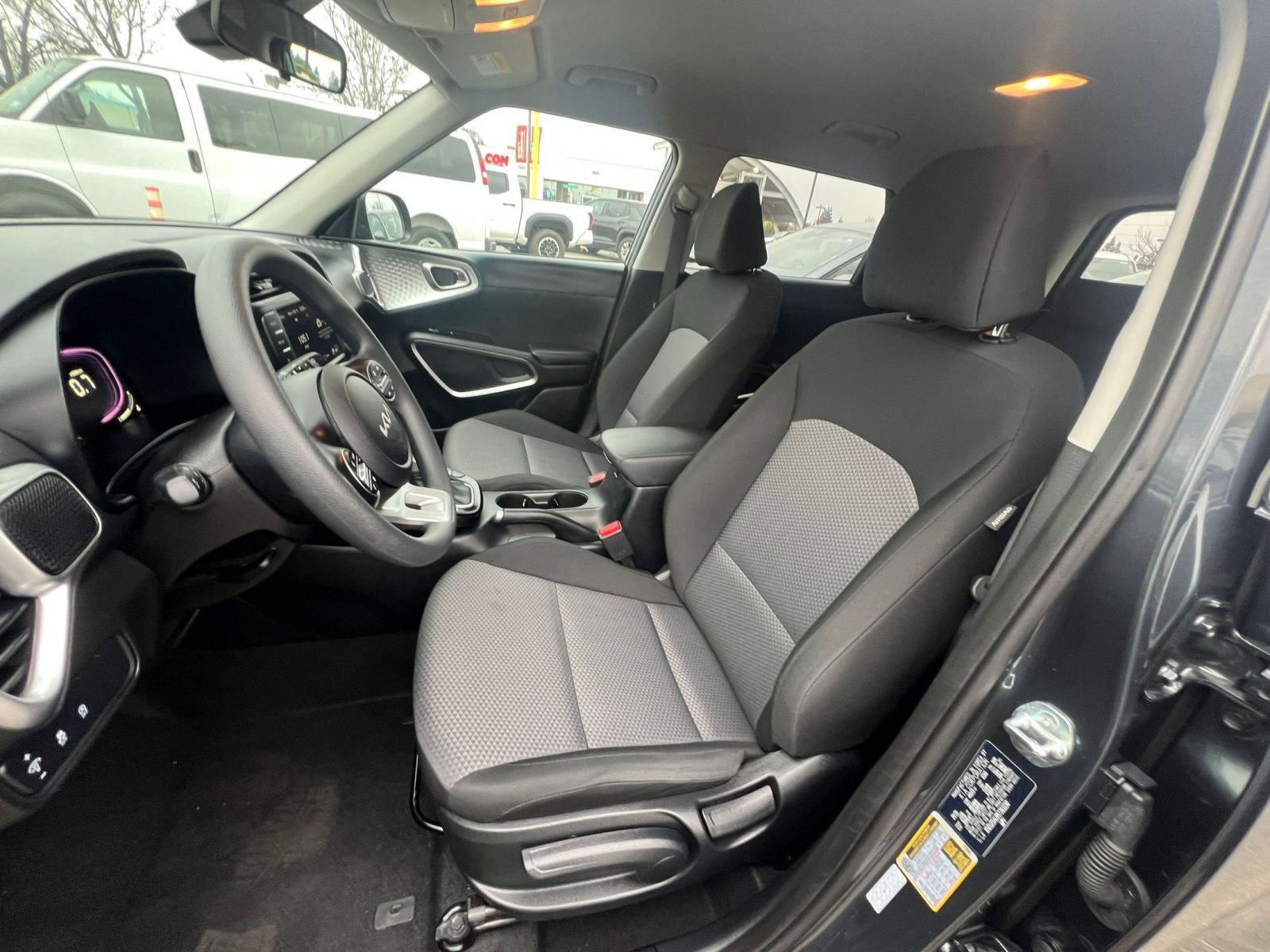 Used 2025 Kia Soul LX w/ LX Technology Package image 33