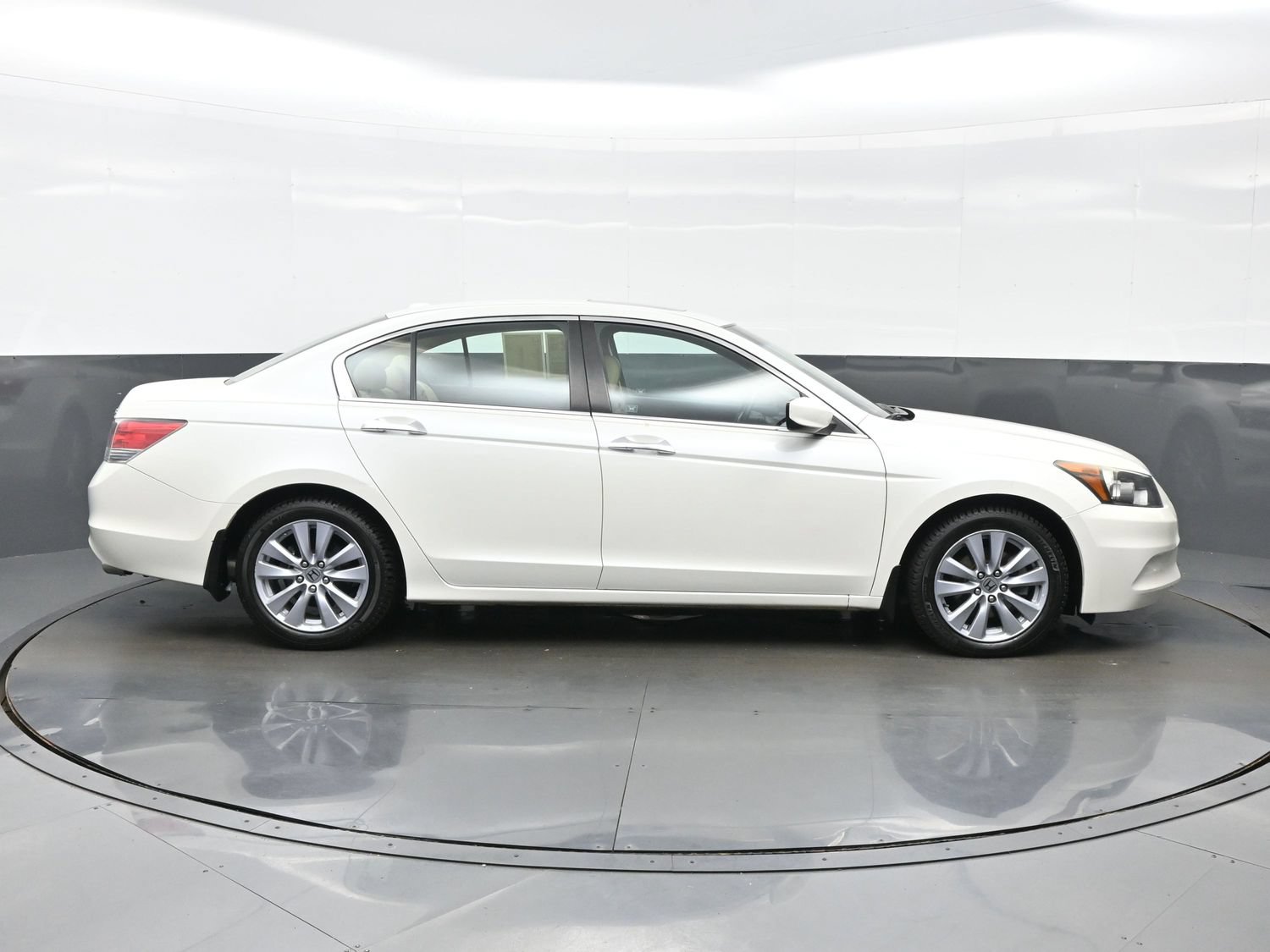 Used 2011 Honda Accord EX-L image 7