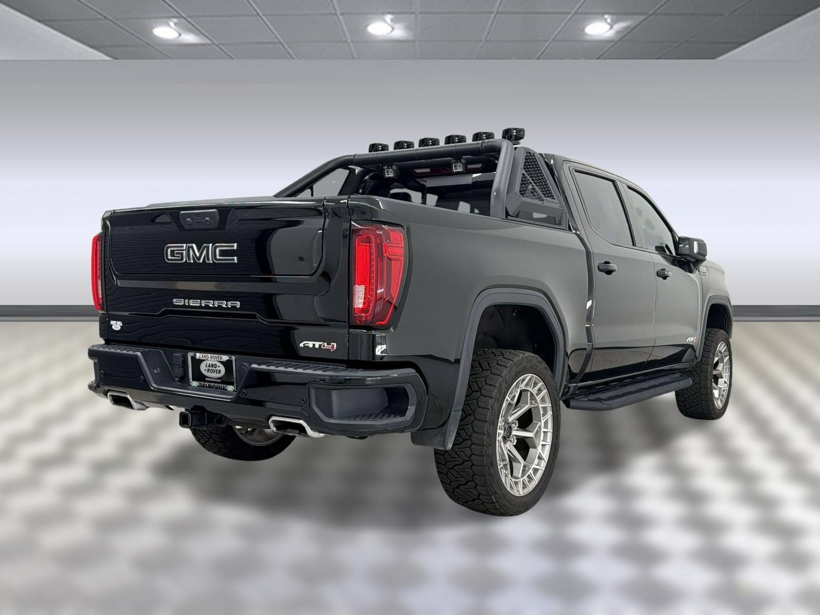 Used 2024 GMC Sierra 1500 AT4 w/ Technology Package AWD/4WD image 9