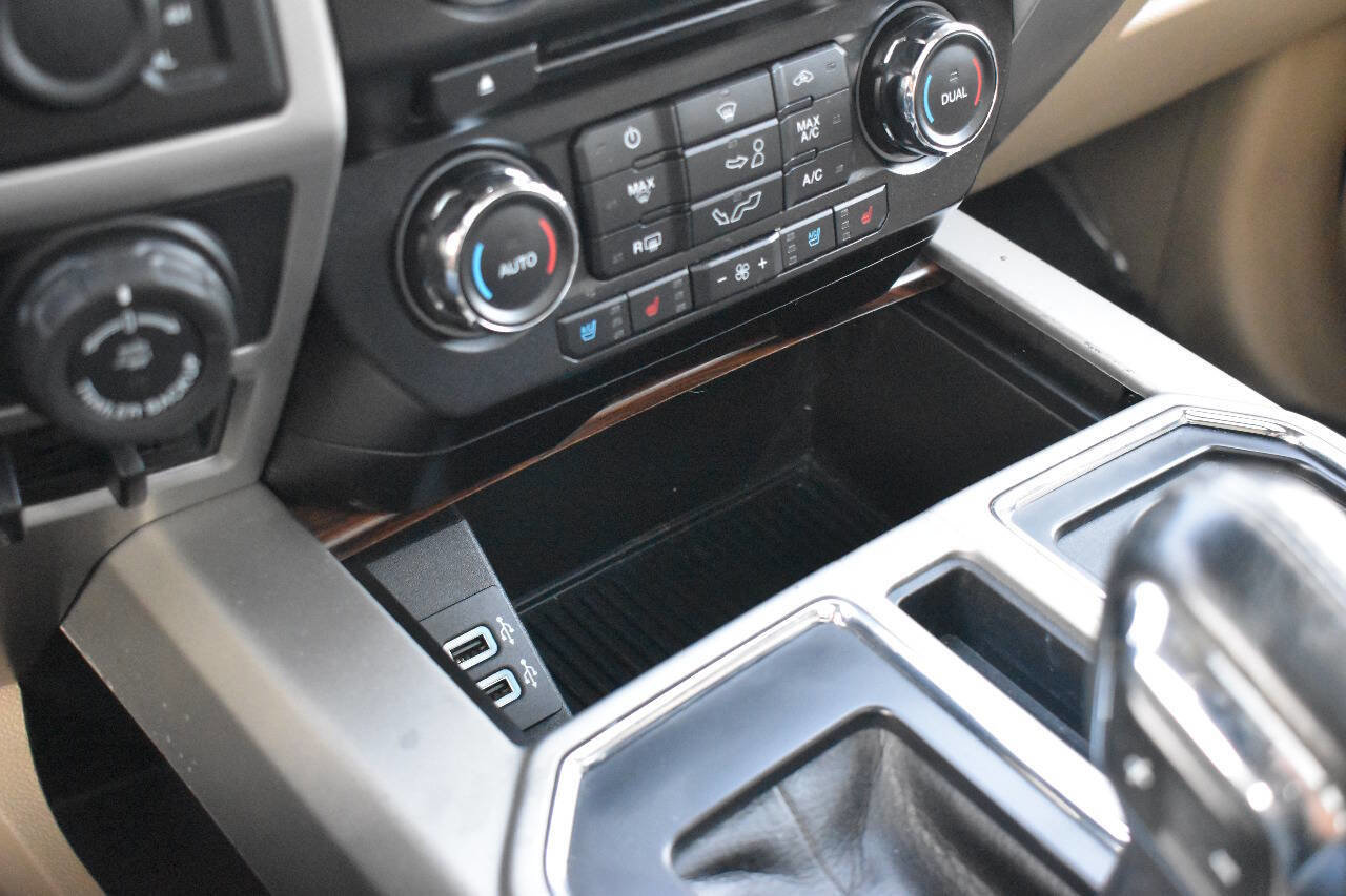 Used 2017 Ford F150 Lariat w/ Equipment Group 501A Mid image 34