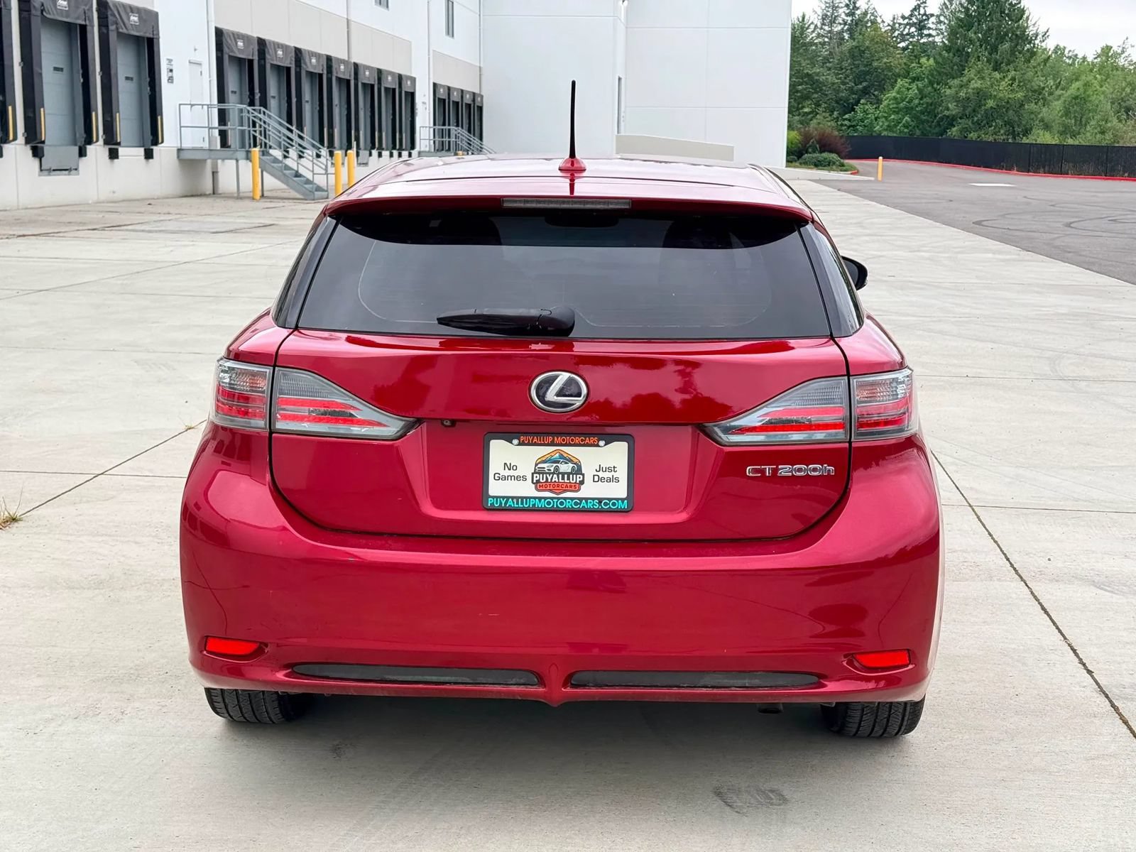 Used 2013 Lexus CT 200h w/ Premium Pkg w/Backup Camera FWD image 4