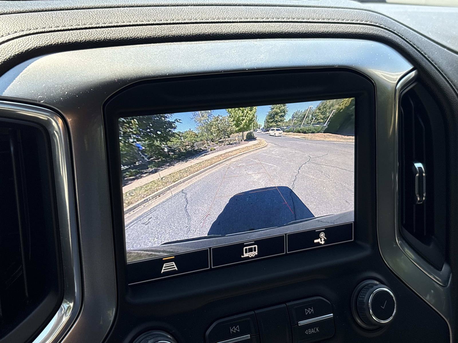 Used 2022 Chevrolet Silverado 1500 LTZ w/ LTZ Premium Package AWD/4WD image 23