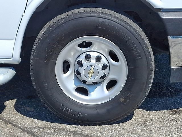 Used 2025 Chevrolet Express 2500 w/ Driver Convenience Package RWD image 28
