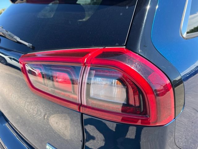 Used 2019 Kia Niro LX FWD image 11