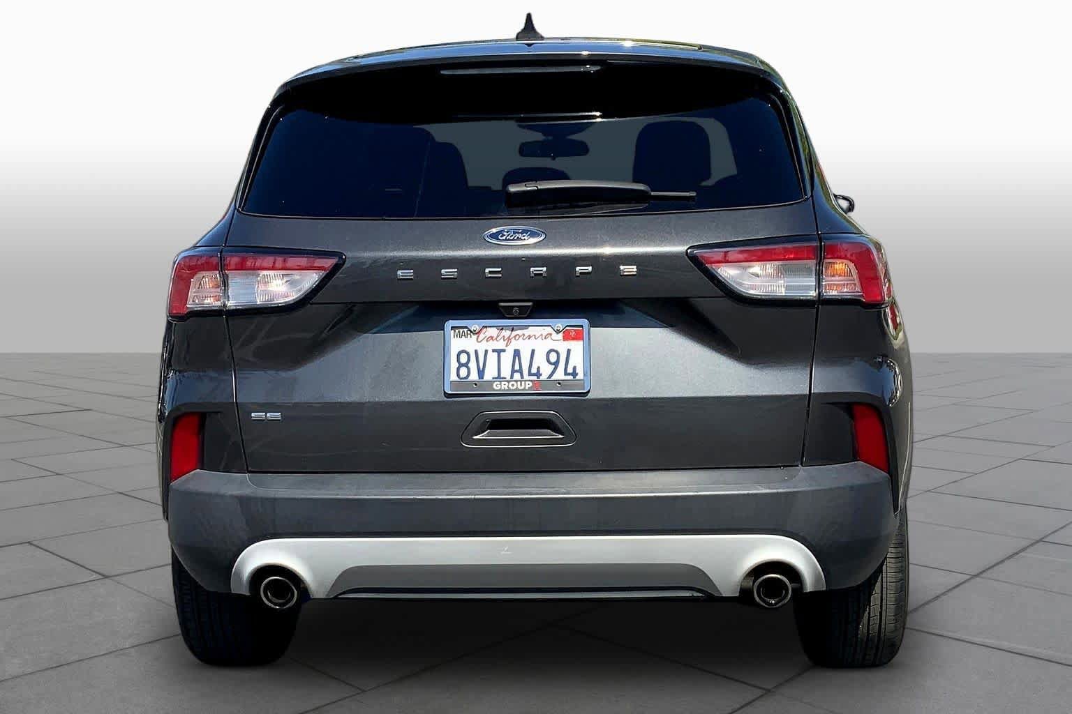 Used 2020 Ford Escape SE image 3